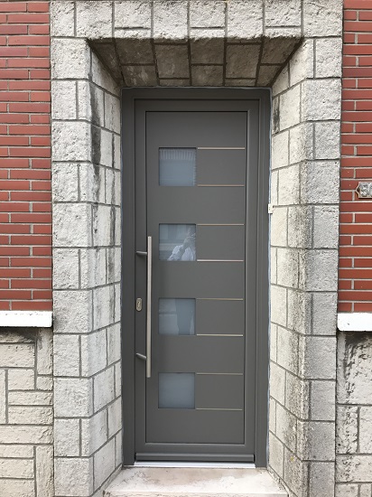 Porte en aluminium Tana